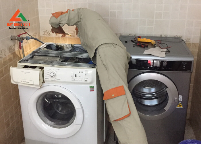 Thợ sửa chữa máy giặt tại nhà