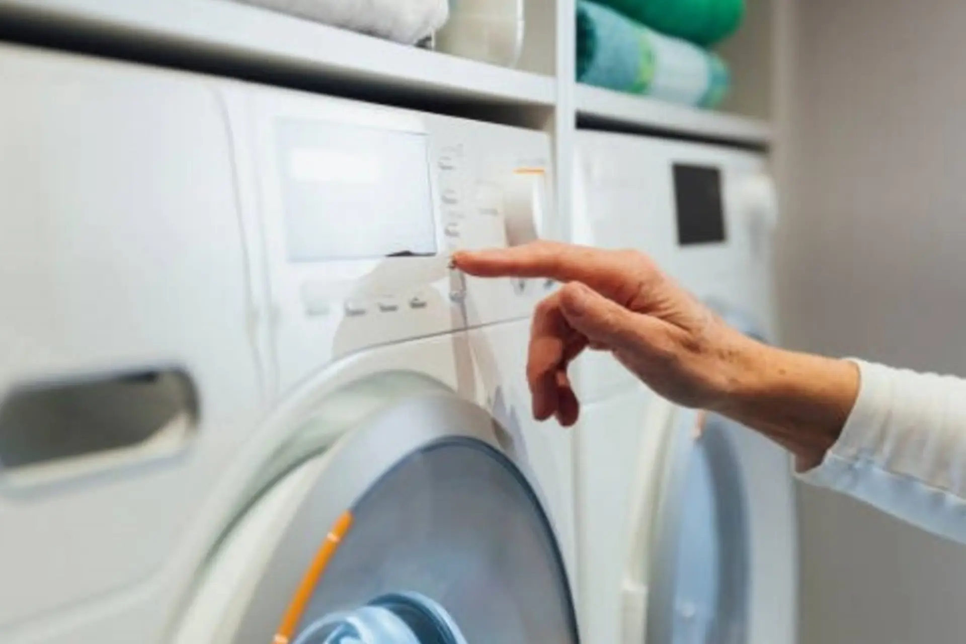 Nguyên nhân máy giặt Electrolux báo lỗi EF0